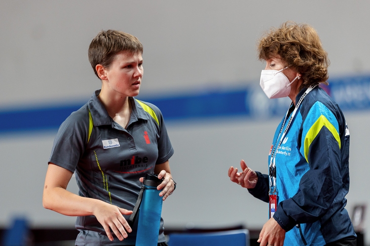 Genau wie Titelverteidigerin Nina Mittelham, die von Irina Palina gecoacht wurde (©Thomas)