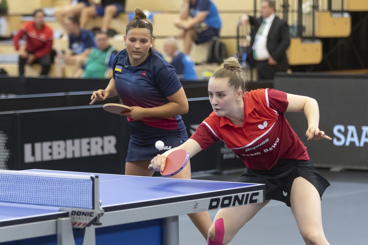 Auch Anastasia Bondareva und Sophia Klee sind noch vertreten. Beide kämpfen im Damen-Doppel um den Einzug ins Endspiel. (©Schiefer)