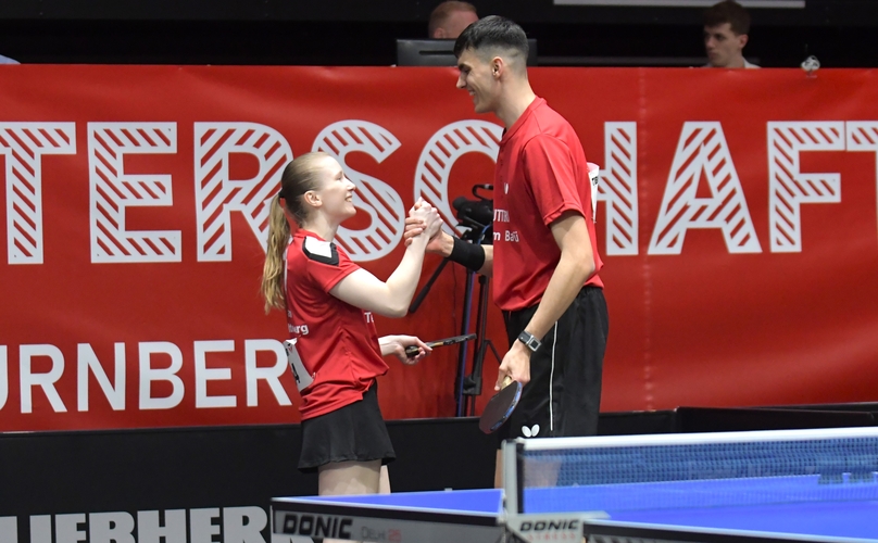 Los ging es mit dem Mixed-Wettbewerb. Eine gute Figur gaben heute Julia Kaim und Vladimir Anca ab, beide durften sich über Bronze freuen. Die beiden schlugen zunächst Mia Griesel und Patrick Decker und im Viertelfinale schließlich Josephina Neumann und Jens Schabacker, ehe sie im Halbfinale von Yuan Wan und Cedric Meissner gestoppt wurden. (©Gohlke)