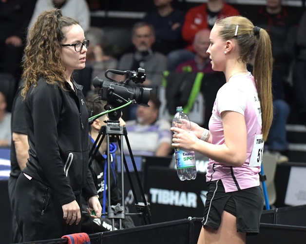 Dort traf sie auf die topgesetzte Annett Kaufmann (von Schwester Alexandra Kaufmann gecoacht). Griesel unterlag nach vier knappen Sätzen. (©Gohlke)