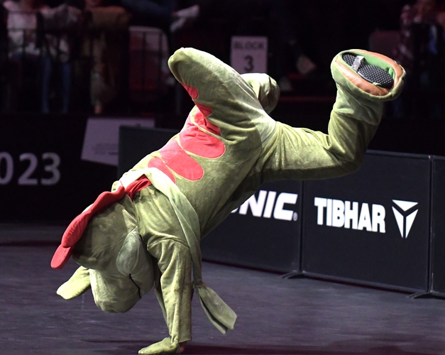 Maskottchen Rackedino war auch am Finaltag in Action. (©Gohlke)