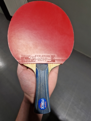 Sein Holz stammt ebenfalls von TIBHAR (Samsonov Force Pro). (©Gohlke)