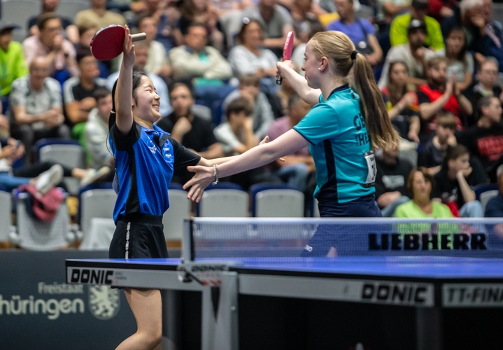 Happy End auch für Kiharu Itagaki und Josephina Neumann, die Gold im Mädchen-Doppel gewannen (©Gohlke)