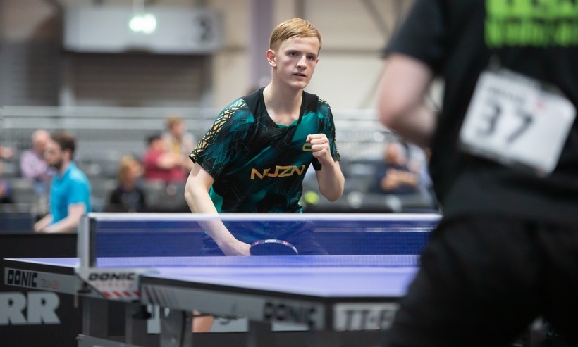 Ebenfalls im Viertelfinale steht Friedrich Kühn von Burgsdorff, der sich trotz mehrmonatiger Tischtennispause im Ausland gegen Bastian Meyer durchsetzte (©Gohlke)