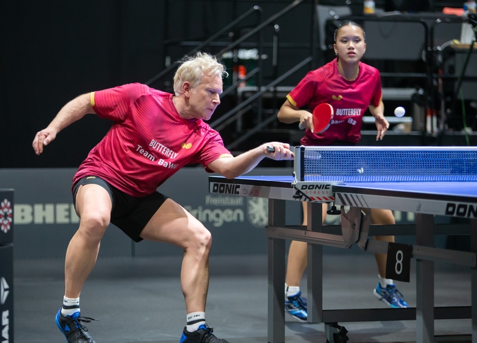 Nichtsdestotrotz wurden bereits am Samstagabend die ersten Partien des Damen- und Herren-Wettbewerbs gespielt. Unter anderem gab der zweifache deutsche Einzelmeister Torben Wosik sein Comeback nach 16-jähriger DM-Pause (©Gohlke)