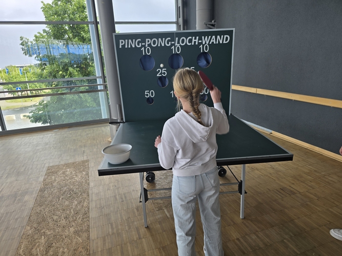 ... oder mit Tischtennisbällen zu vergnügen (©Gohlke)
