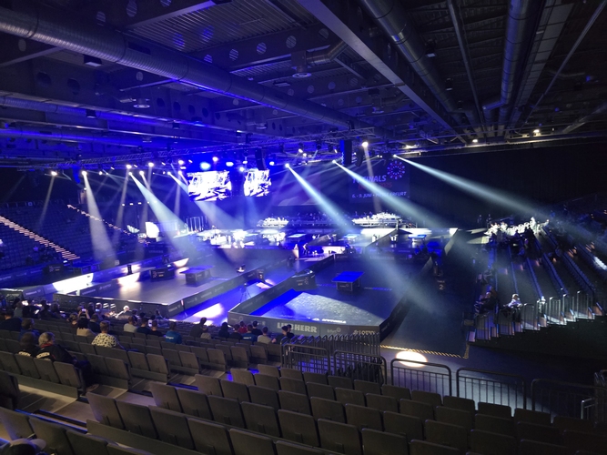 Am zweiten Wettkampftag der TT-Finals ging es auch in der Haupthalle zur Sache (©Gohlke)