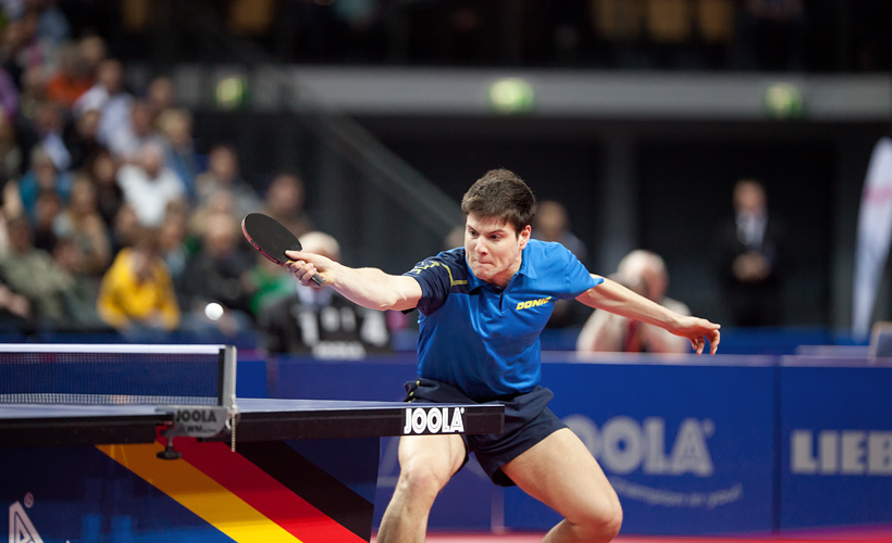 Um 15 Uhr folgte das Spiel, auf das die Zuschauer gehofft hatten: Deutschlands beste Spieler, Dimitrij Ovtcharov... (©Fabig)