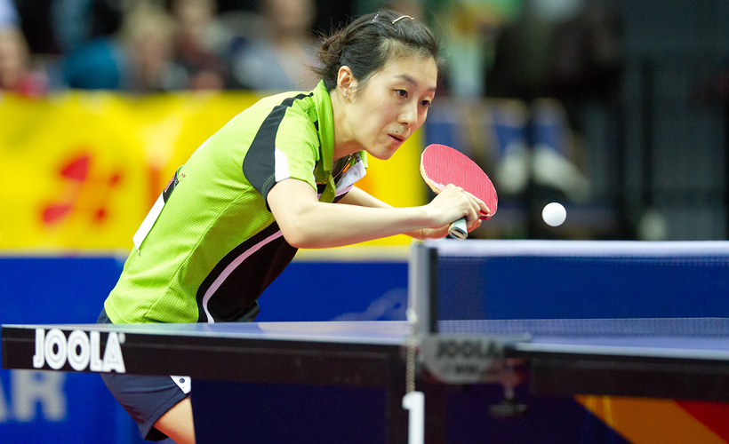 Weiter ging es mit dem Finale im Damen-Einzel: Abwehrspielerin Han Ying... (©Fabig)