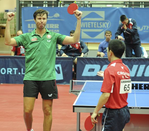 Samsonov ließ sich dagegen nicht beirren und beförderte Weißrussland mit zwei Punkten ins Halbfinale (©Stosik)