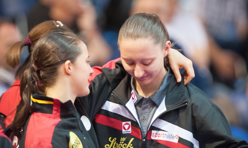 Sofia Polcanova ließ sich von Sabine Winter trösten (©Stosik)