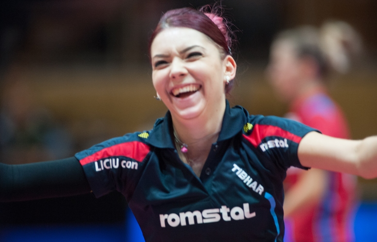 ...und Bernadette Szöcs freut sich über einen 3:0-Einzug der Rumäninnen ins Finale (©Stosik)