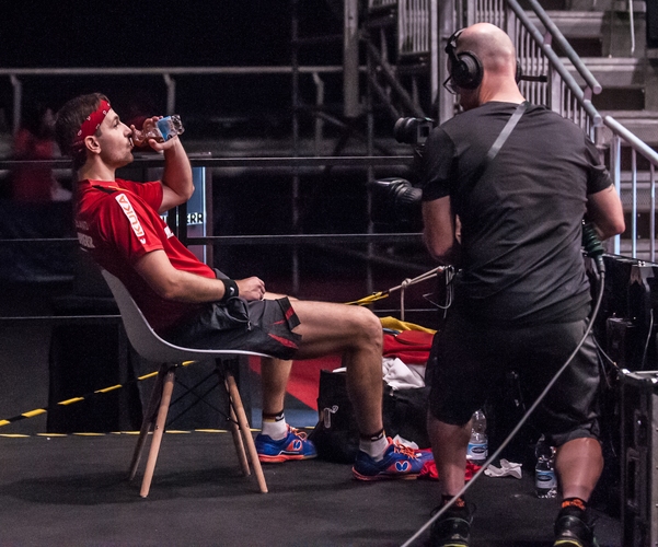 Verdienter Schluck nach diesem nerven- und kräftezehrenden Halbfinale. (©Gohlke)