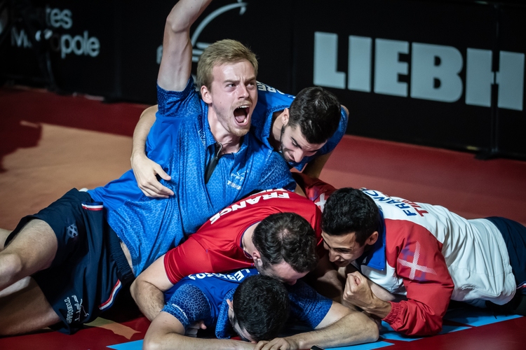 Unbändige Freude im Team... (©Gohlke)