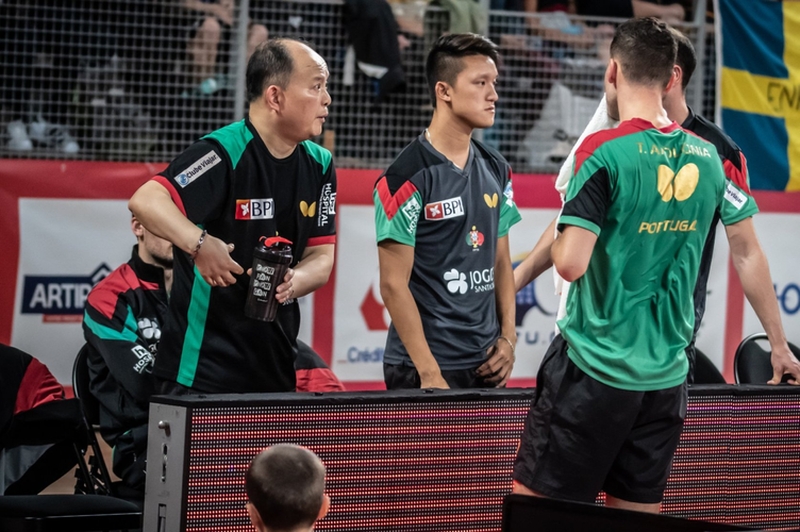 An Position drei sollte zumindest Tiago Apolonia punkten und das Ruder herumreißen. Trainer Kong Guoping macht unmissverständlich klar, was er von seinem Schützling erwartete gegen... (©Gohlke)