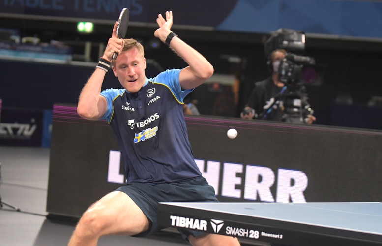 Im anderen Halbfinale wollte Mattias Falck an Dang Qiu vorbei (©Gohlke)