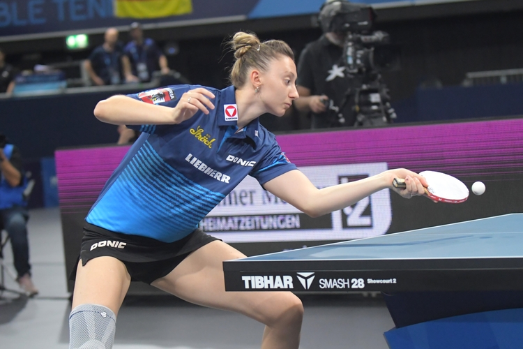 Polcanova fand besser ins Spiel und entschied den ersten Satz für sich mit 11:9. Der zweite Durchgang ging mit 11:3 recht deutlich an die Österreicherin. In der Satzpause wurde deutlich warum... (©Gohlke)
