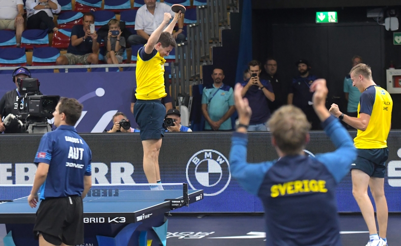 Mit einem Luftsprung feierte Karlsson den Titelgewinn (©Gohlke)