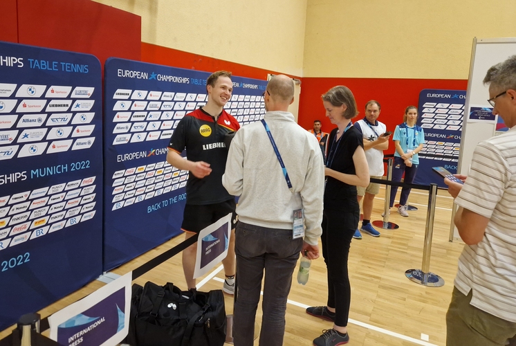 Wir verbringen den Tag oft hier - in der Mixed-Zone, wo wir die Spieler zu ihren Matches befragen (©Gohlke)