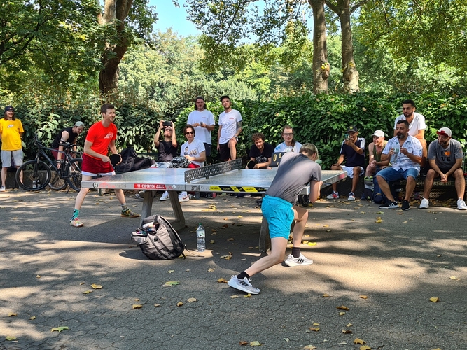 Gegen Bobrow wollen die Tischtennisspieler ihr bestes Tischtennis zeigen und sich keine Blöße geben ... (©Thätner)