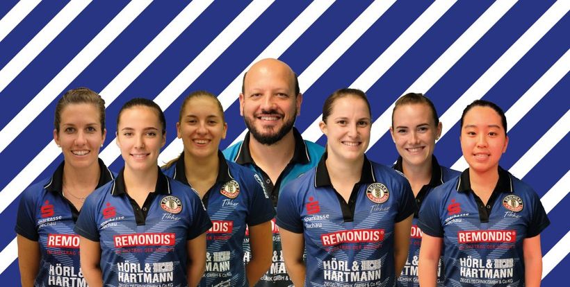 Der TSV Schwabhausen in voller Mannschaftsstärke. Von links nach rechts: Christina Feierabend, Laura Tiefenbrunner, Sarah Mantz, Trainer Alexander Yahmed, Sabine Winter, Eva-Maria Meier und Crystal Wang. (©Damen-Bundesliga)