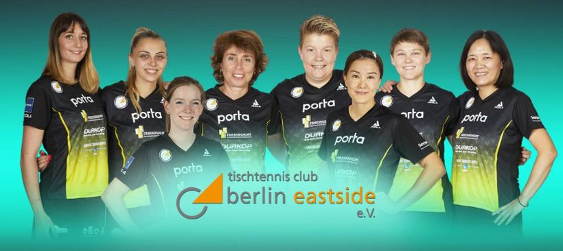 Der amtierende Triplesieger aus Berlin (v.l.n.r.): Kathrin Mühlbach, Sabine Surjan, Britt Eerland, Trainerin Irina Palina, Jessica Göbel, Shan Xiaona, Nina Mittelham und Ding Yaping. Es fehlt: Jing Ning. (©Verein)