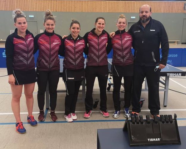 Alina Nikitchanka, Orsolya Feher, Mateja Jeger, Sabine Winter, Mercedesz Nagyvaradi und Alexander Yahmed vom TSV Schwabhausen. Es fehlen: Liu Yangzi und Crystal Wang. (©Verein)