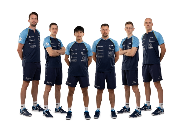 Steffen Mengel, Ovidiu Ionescu, Kim Taehyun, Coach Erik Schreyer, Irvin Bertrand und Daniel Habesohn vom Post SV Mühlhausen. (©Verein)