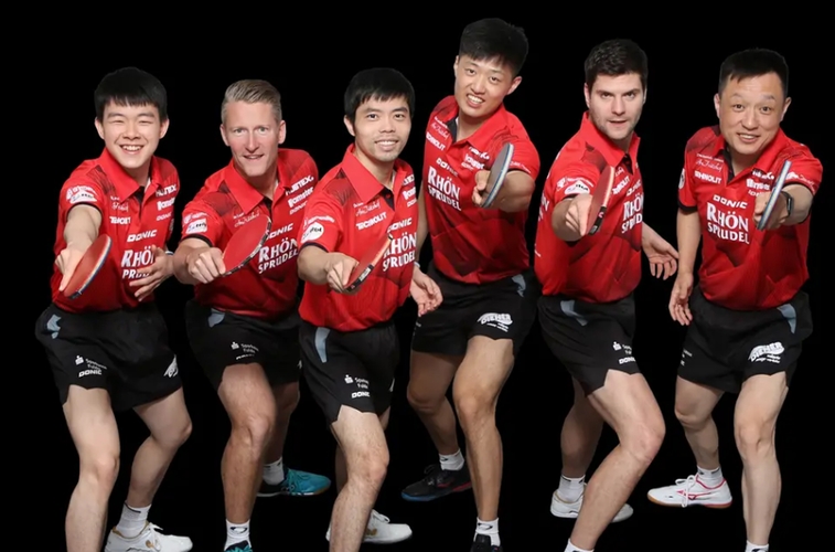 Mächtig aufgerüstet hat der TTC RhönSprudel Fulda-Maberzell: Kao Cheng-Jui, Ruwen Filus, Chuang Chih-Yuan, Fanbo Meng, Dimitrij Ovtcharov und Coach Qingyu Meng. (©Verein)
