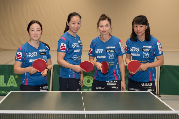 Nach einigen Jahren zurückgekehrt in die Damen-Bundesliga ist der TTK Anröchte, der sich genauso in blau präsentiert... (©TTK Anröchte)