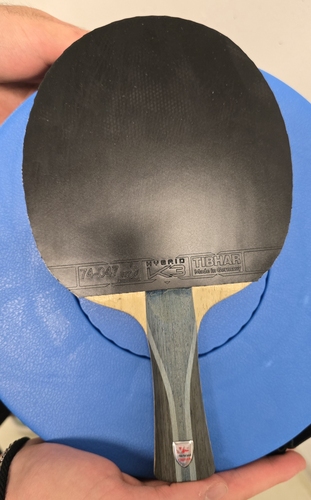 Auch Vladislav Ursu spielt mit dem gleichen Belag auf beiden Seiten. Bei ihm ist es jedoch der TIBHAR Hybrid K3. (©Gohlke) 