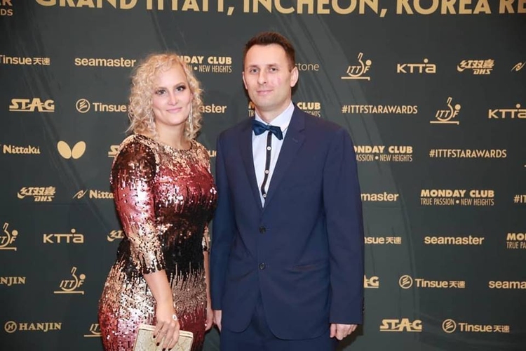 Auch die slowakische Delegation, Barbora Balazova und Lubomir Pistej, hat den edlen Zwirn für diesen Anlass ausgepackt. (©ITTF)