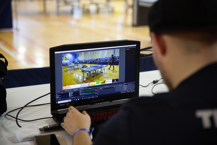 Er kümmerte sich um den Livestream über seinen bekannten YouTube-Kanal 