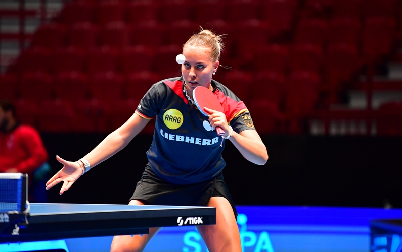 Annett Kaufmann durfte im ersten deutschen Spiel gegen England ran und saß im Endspiel gegen Rumänien als vierte deutsche Dame mit auf der Bank. (©ETTU)