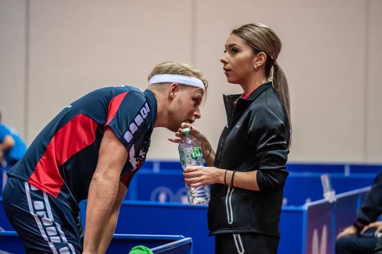 Apropos Spieler mit neuer Nationalität: Auch Philipp Floritz lässt es sich nicht nehmen, für Bulgarien bei den German Open anzutreten. Dabei bekommt er gute Tipps von seiner Freundin Bernadette Szöcs. (©Gohlke)
