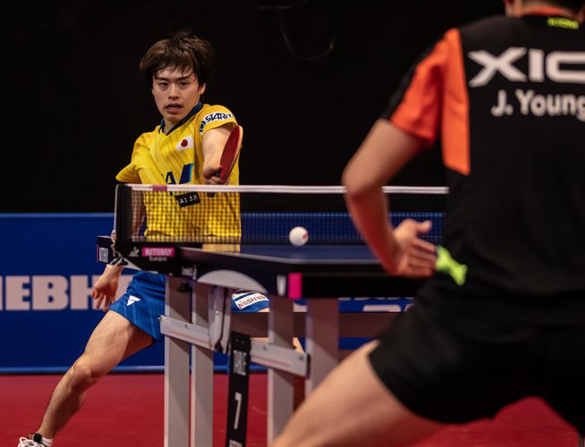 Zielgenau spielt Masataka Morizono seinen Angriff, verliert aber trotzdem gegen Jeoung Youngsik. (©Gohlke)