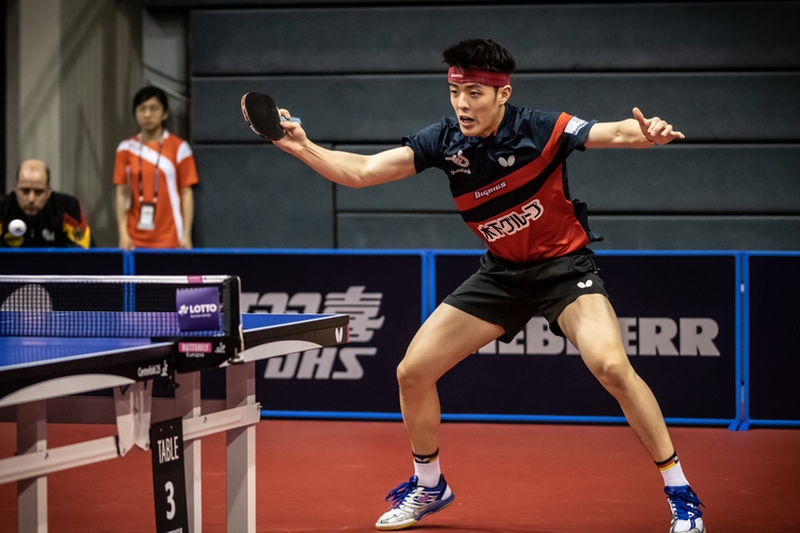 Auch Dang Qiu ist weiter im Rennen. Gegen den Taiwaner Feng Yi-Hsin ließ er nur einen Satzgewinn zu. (©Gohlke)