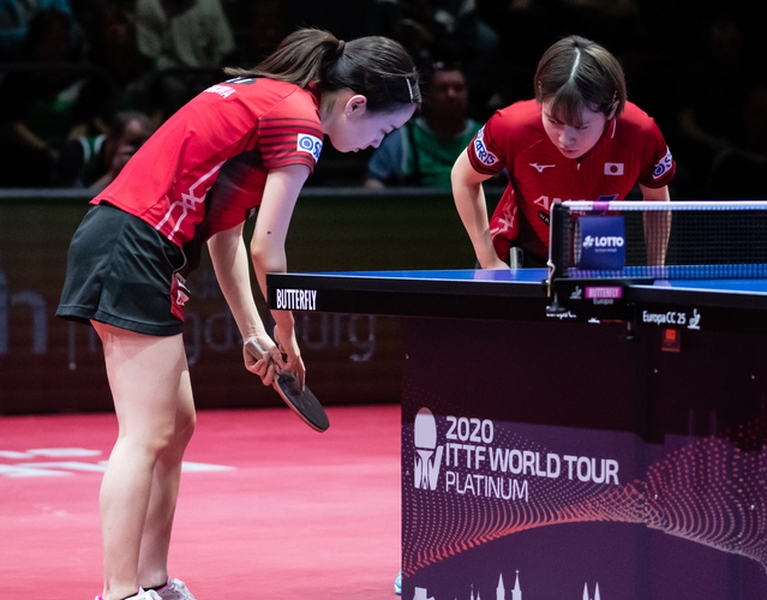 Am Abend wurden noch die beiden weiteren Titel in den Doppel-Wettbewerben vergeben. Kasumi Ishikawa und Miu Hirano forderten... (©Gohlke)