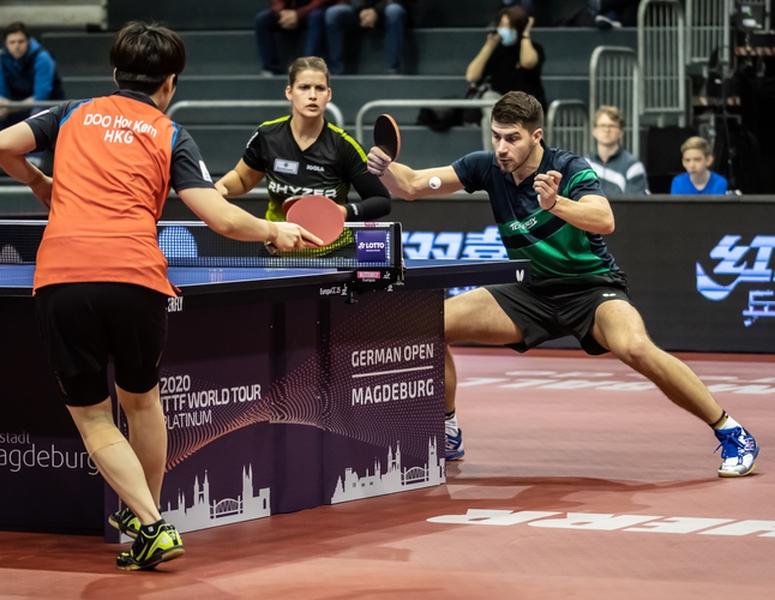 Schon früh begannen am Freitag die Spiele mit deutscher Beteiligung. Gleich am Anfang stiegen Patrick Franziska und Petrissa Solja in die Box... (©Gohlke)