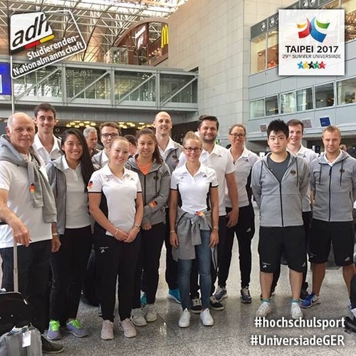 Es kann losgehen! Die deutschen Tischtennisspieler brechen zur Universiade auf. (©adh)