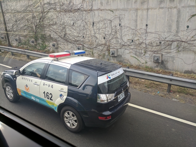 Begleitet von der Polizei gelangen sie sicher an ihr Ziel (©privat)