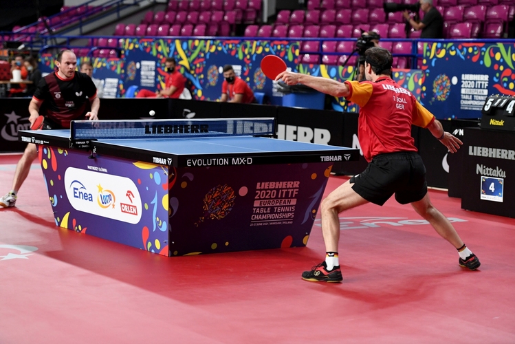 Timo Boll hatte gegen Paul Drinkhall zwar Probleme mit den Windverhältnissen in der Halle. (©ETTU)