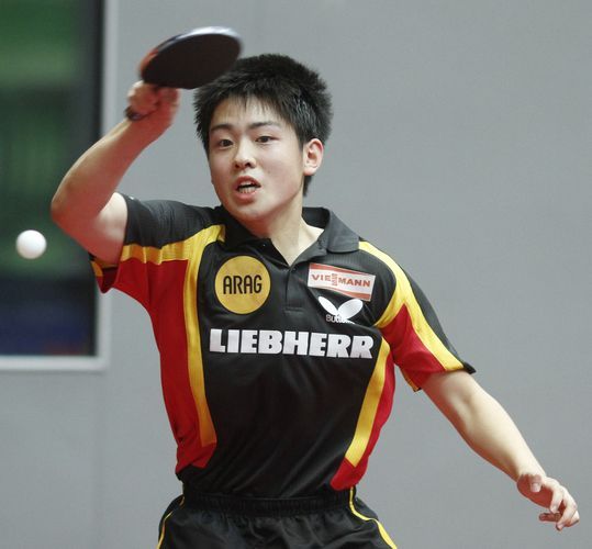 Anders als sein Bruder spielt Liang Shakehand
(©Steinbrenner)