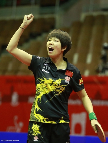  Gu Yuting: Im Jahr 2009 hatte Gu Yuting zum ersten Mal an einer Jugend-WM teilgenommen und dort direkt drei Titel gewonnen. Bis zum Einzeltitel dauerte es allerdings noch vier Jahre, während sie 2010 bereits Junioren-Olympiasiegerin geworden war. Insgesamt konnte sich Gu im Laufe der Jahre zwölf Goldmedaillen bei Jugend-Weltmeisterschaften sichern. Im Erwachsenenbereich fiel es der Chinesin hingegen schwerer, ganz oben Fuß zu fassen. Trotz einiger Auftritte auf der World Tour und einer Weltranglistenbestmarke von Rang elf (2018) war ihr die Teilnahme an Weltmeisterschaften oder Olympischen Spielen nie vergönnt. 2021 erklärte sie ihren Rücktritt aus der Nationalmannschaft. (©ITTF)