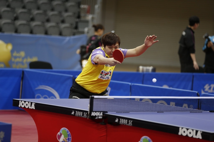  Li Hu: In Hubei geboren holte Li Hu 2003 den ersten Jugend-WM-Titel nach China. Sieben Jahre später siedelte er nach Singapur um und wechselte 2011 die Staatsbürgerschaft. Im Jahr 2016 endete seine Karriere abrupt, als er vom Verband wegen eines Fehlverhaltens entlassen wurde. So hatte er unter anderem mehrfach eine Frau über Nacht mit in die Verbandsunterkunft genommen, was gegen die Hausregeln verstieß. (©ITTF)