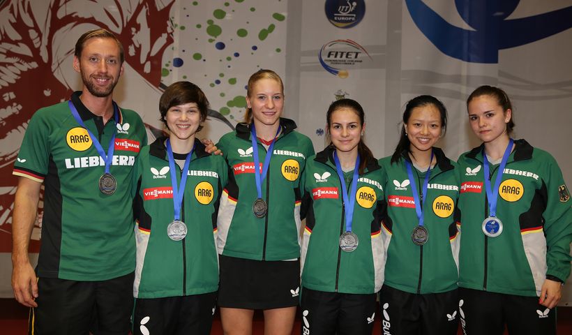 Die Jugend-EM 2014 begann mit den Teamwettbewerben, in denen sich die Mädchen mit Silber schmückten (©Steinbrenner)