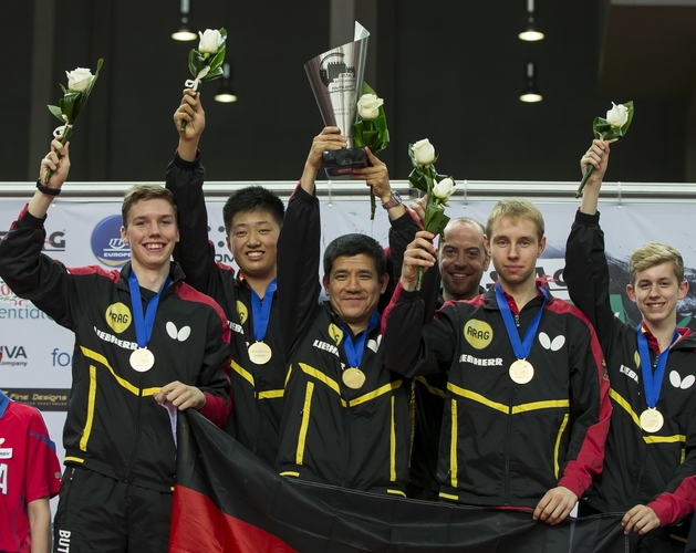 Ein goldener Start in die Jugend-EM 2017: Das Jungenteam holte sich die Goldmedaille (©Steinbrenner)