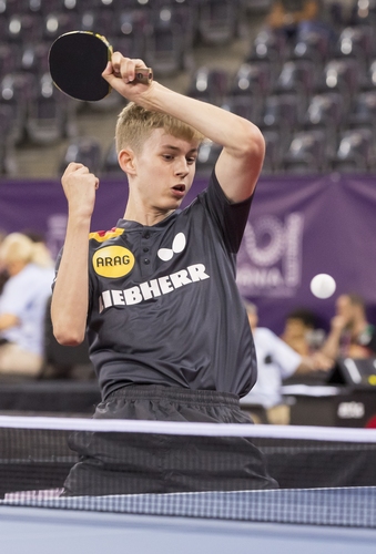 Viele Augen waren natürlich auch auf die Titelverteidiger in der Jungen-Konkurrenz gerichtet. Beim Triumph im letzten Jahr war Cedric Meissner häufig an Position drei zum Einsatz gekommen. Diesmal war er auch wieder 'Stammspieler', neben... (©Steinbrenner) 