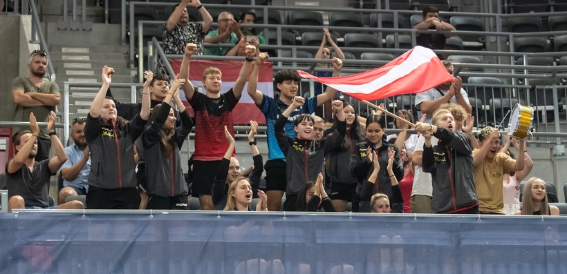 Die österreichischen Fans gaben alles... (©Gohlke)