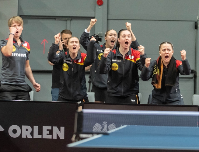 Dennoch lag die Zweitligaspielerin vom ESV Weil mit 1:2 hinten und hatte im vierten Satz mehrere Matchbälle gegen sich. Als sie diesen Satz jedoch noch mit 19:17 gewann, konnte sie positiv in den fünften Satz starten. (©Gohlke)